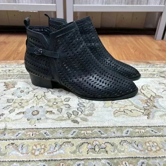 Spring Step Ankle Boots Womens 42 Perforated Andrey Black Color Almond Toe - Picture 1 of 10